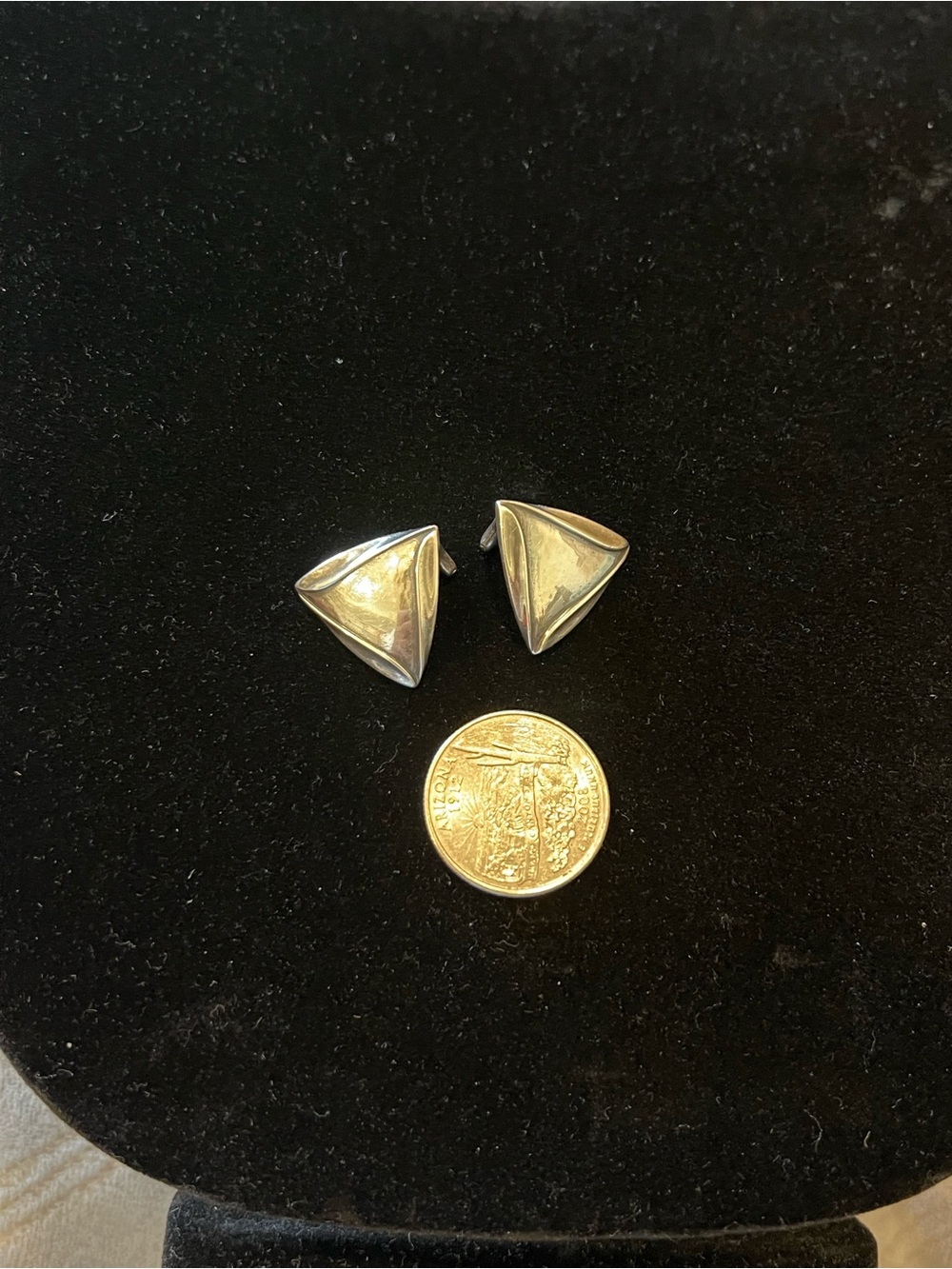 Retired James Avery Sterling Silver Triangular Dome Clip-On Earrings - Picture 4 of 4
